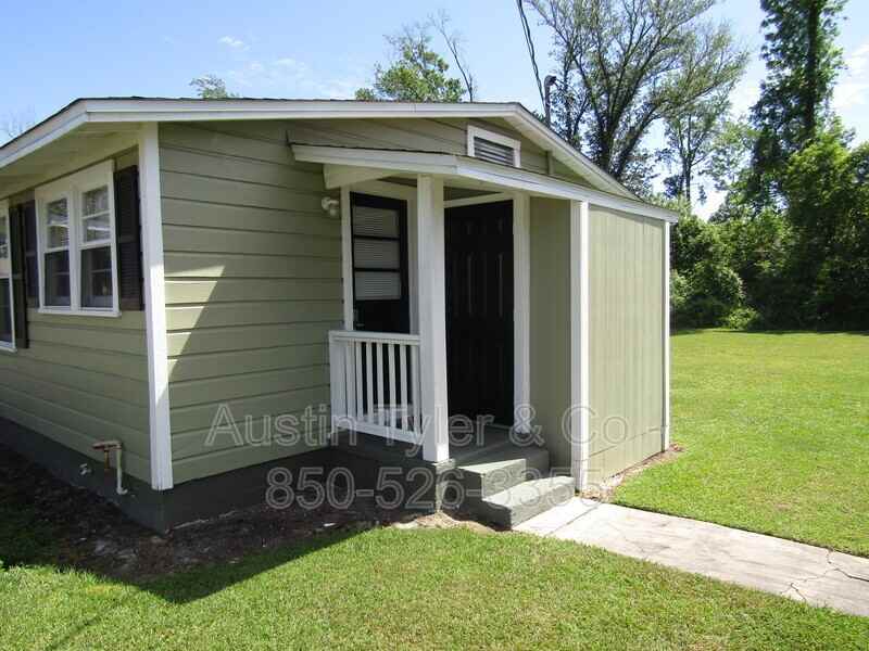 2994 Smith St - Photo 3 of 13