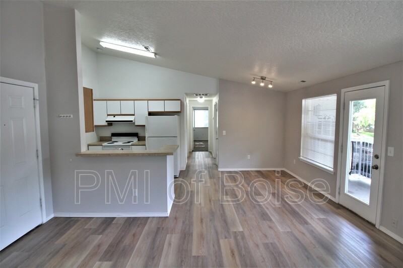 2207 S Stephen Ave #202 - Photo 2 of 12