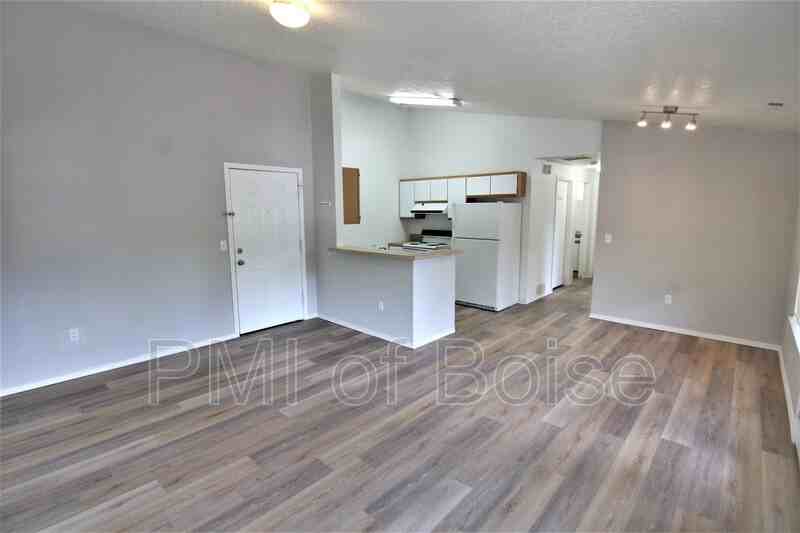 2207 S Stephen Ave #202 - Photo 3 of 12