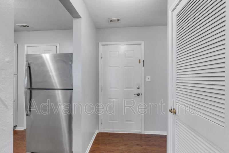 606 Squire Ln #B - Photo 3 of 23