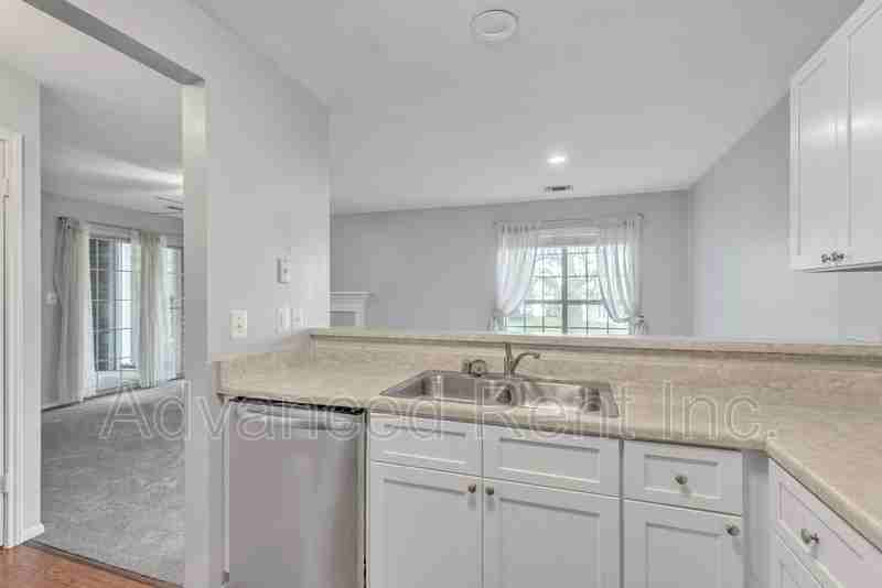 606 Squire Ln #B - Photo 6 of 23