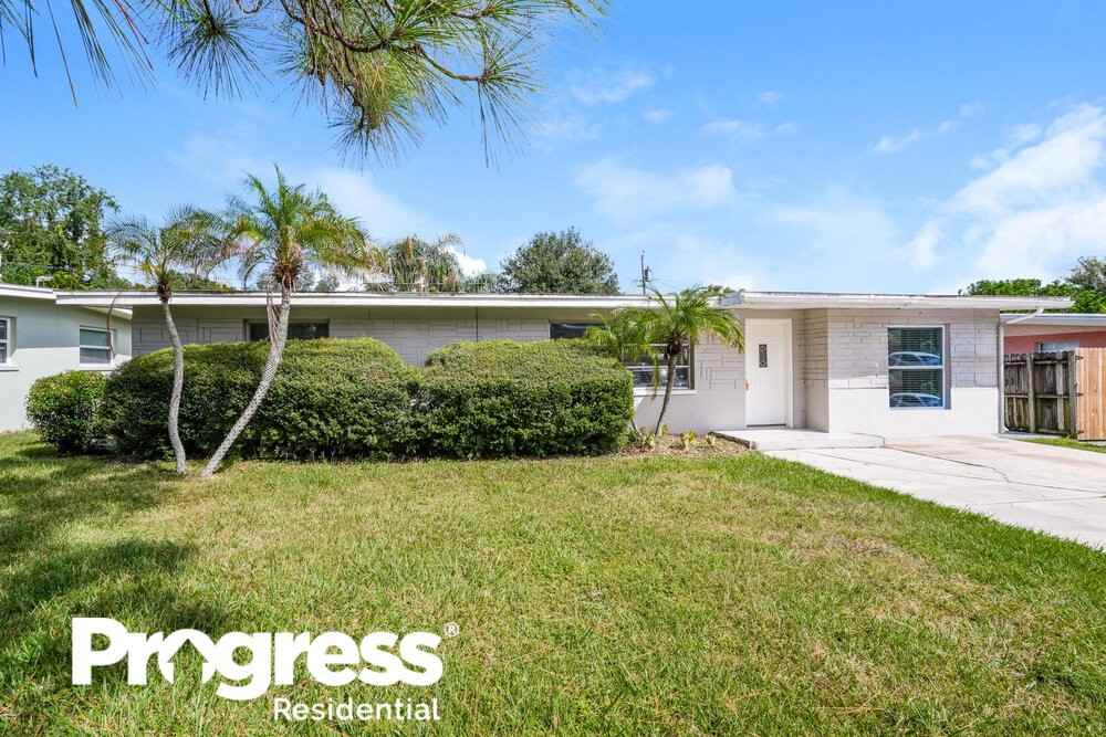 2250 Norman Dr - Photo 3 of 16