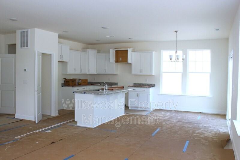 1212 Weavers Trace Dr - Photo 3 of 17