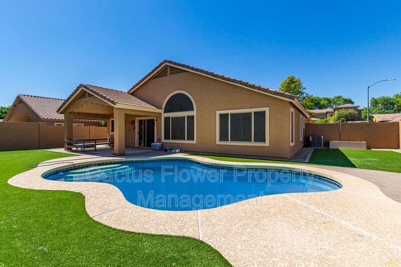 21295 N 69th Ave - Photo 2 of 26
