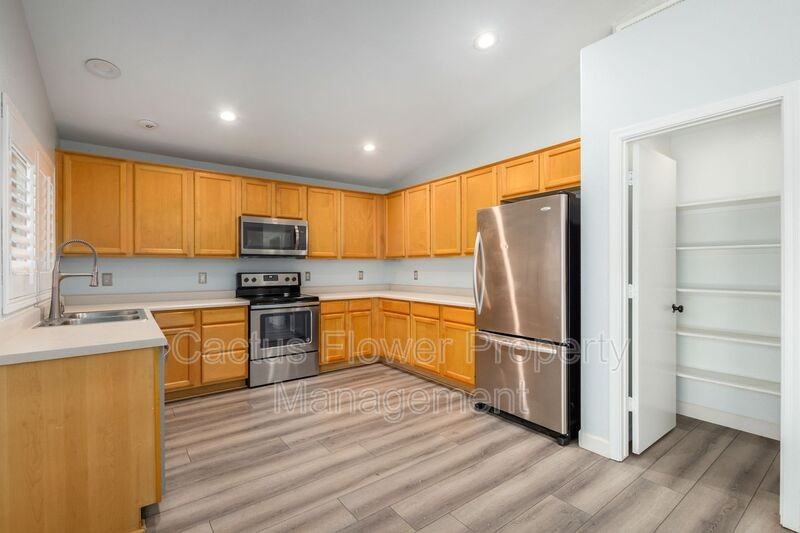 21295 N 69th Ave - Photo 7 of 26