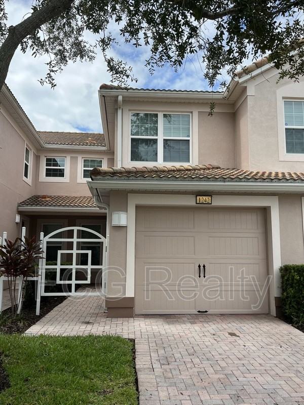 1242 Romani Ave - Photo 2 of 26