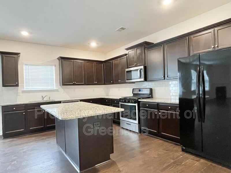 301 Millridge Rd - Photo 2 of 20