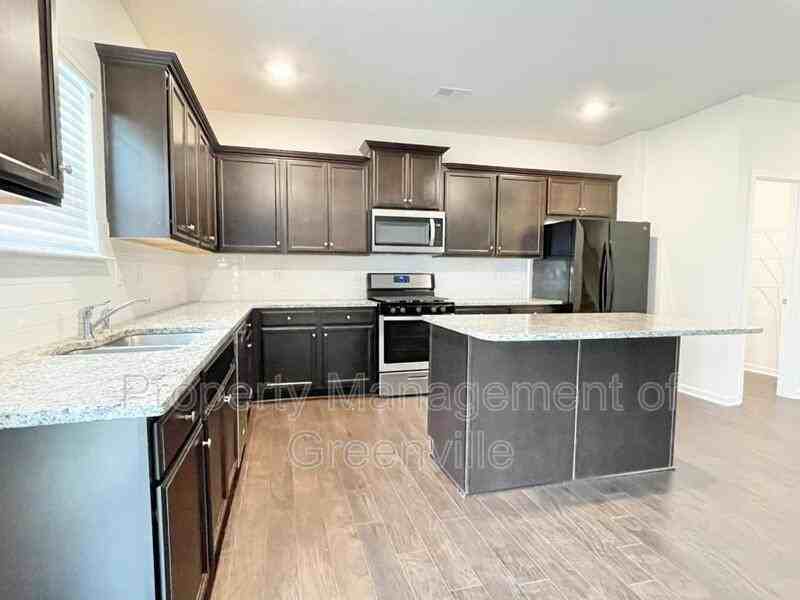 301 Millridge Rd - Photo 3 of 20