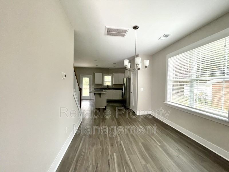 411 Barbour St - Photo 2 of 13