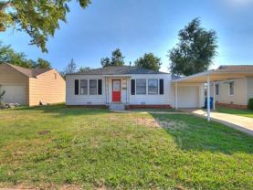 204 E Douglas Dr - Photo 1 of 1