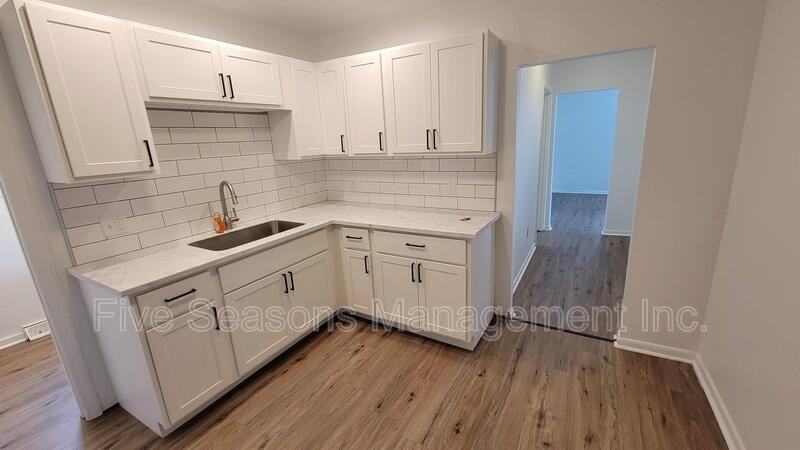 15 Allen St - Photo 4 of 17