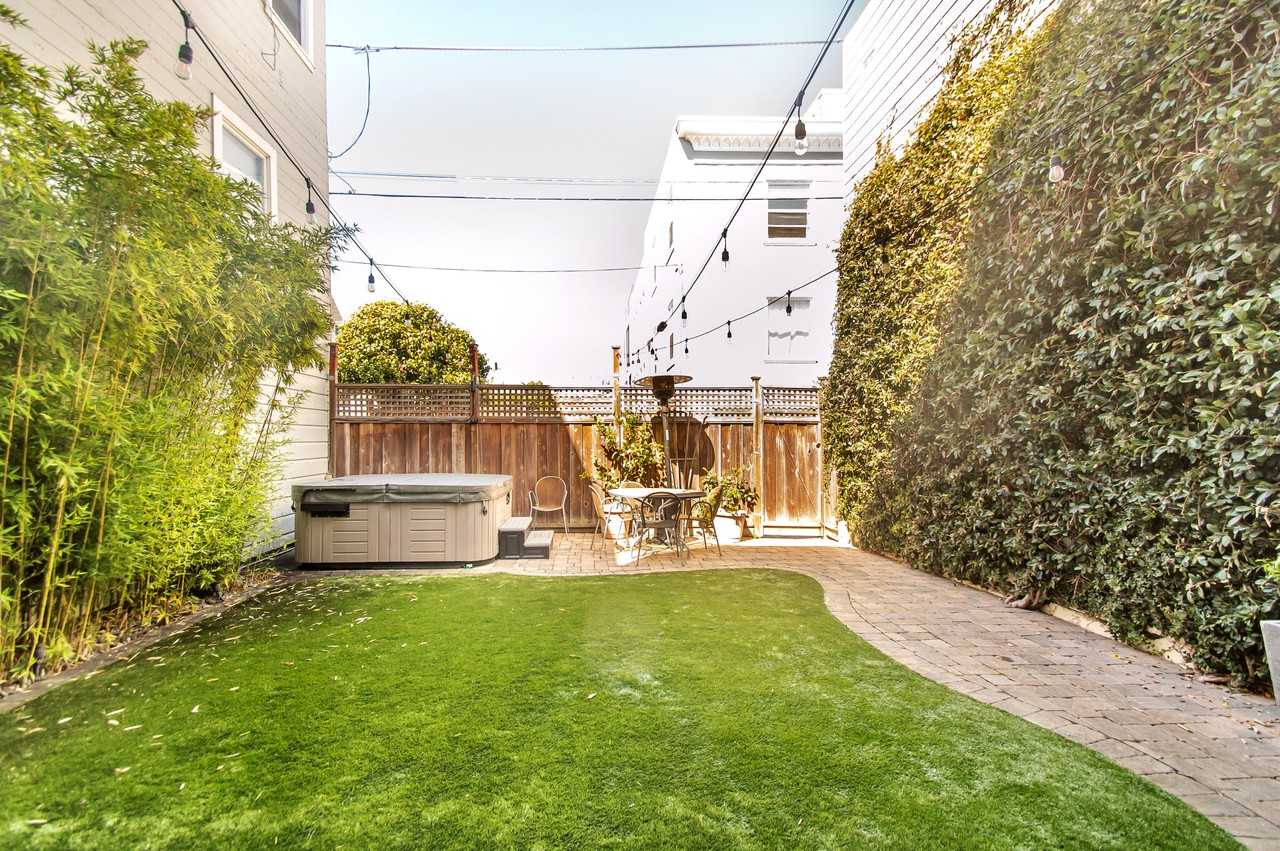 2314 Greenwich St #A - Photo 4 of 23