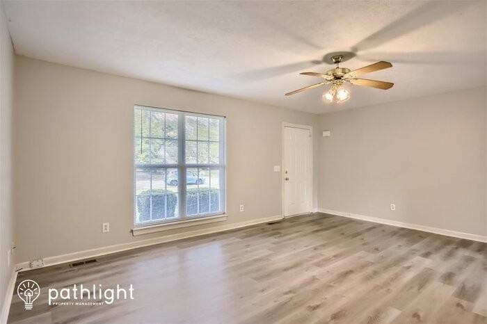 114 Bedrock Dr - Photo 3 of 18