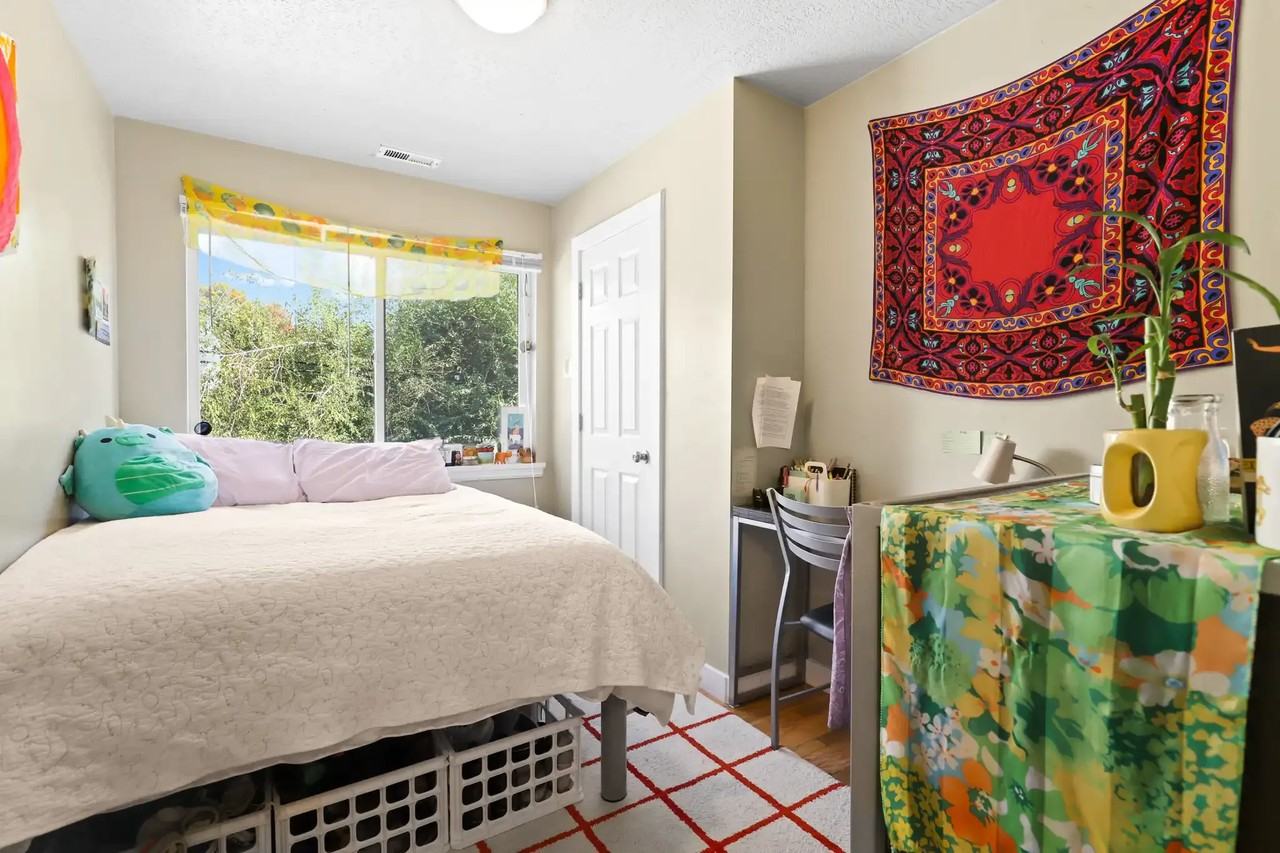 University Gardens Apartments - Photo 2 of 32