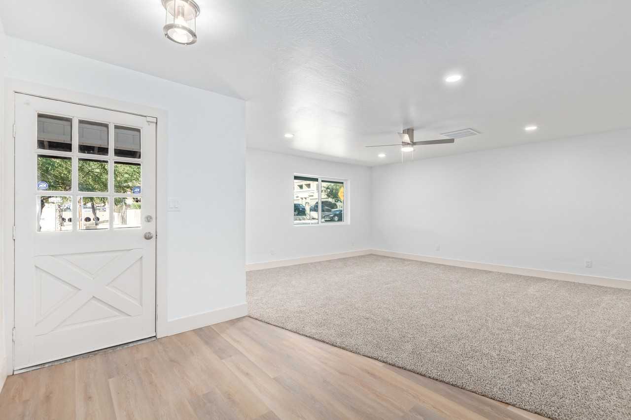 1729 W Cortez St #1 - Photo 4 of 13