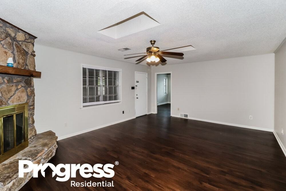 2546 Cardigan Dr - Photo 3 of 16