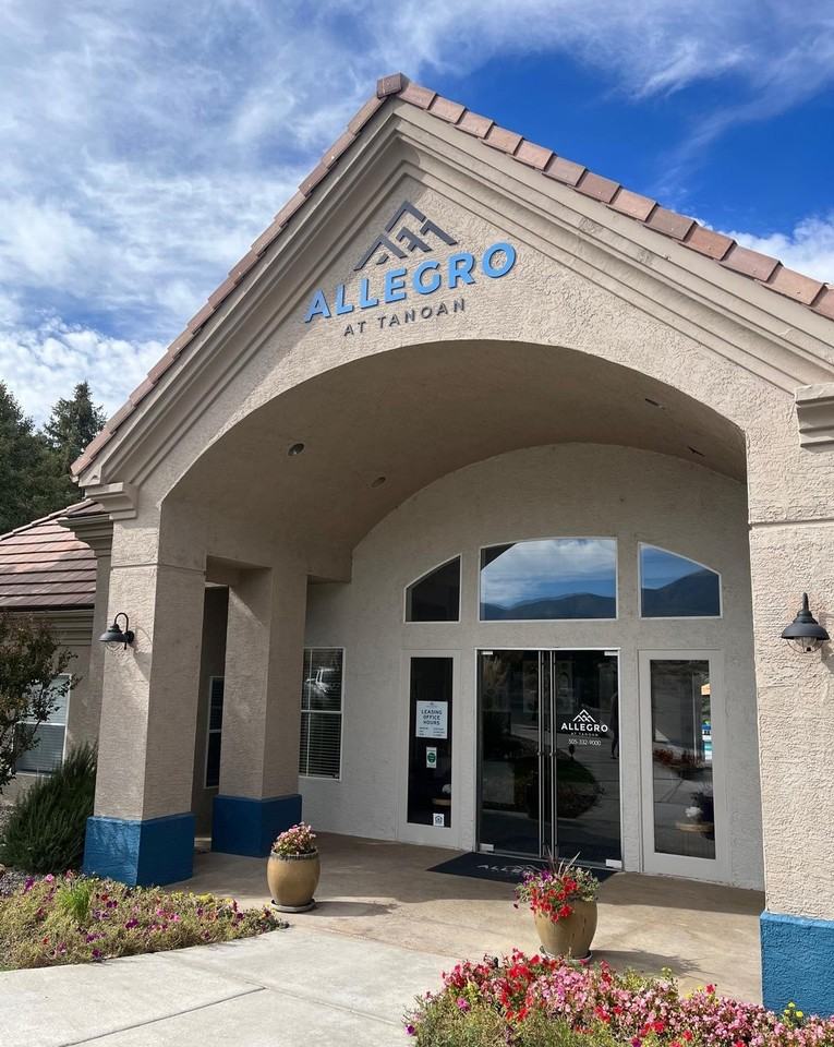 6601 Tennyson St Ne - Photo 7 of 27