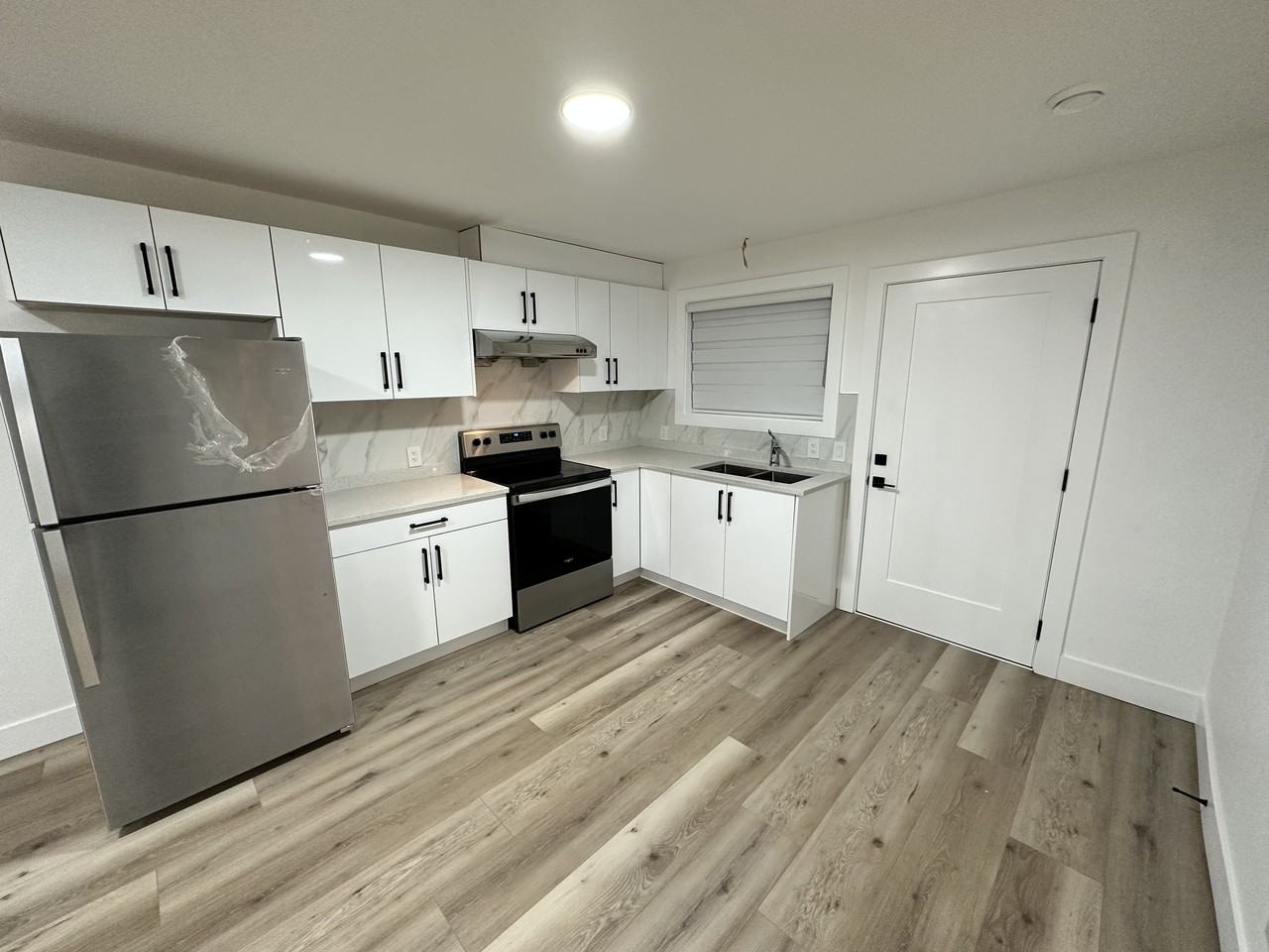 1937 Catalina Crescent #Bsmt - Photo 2 of 6