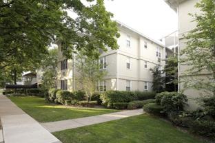 152 E Walnut St - Photo 1 of 1