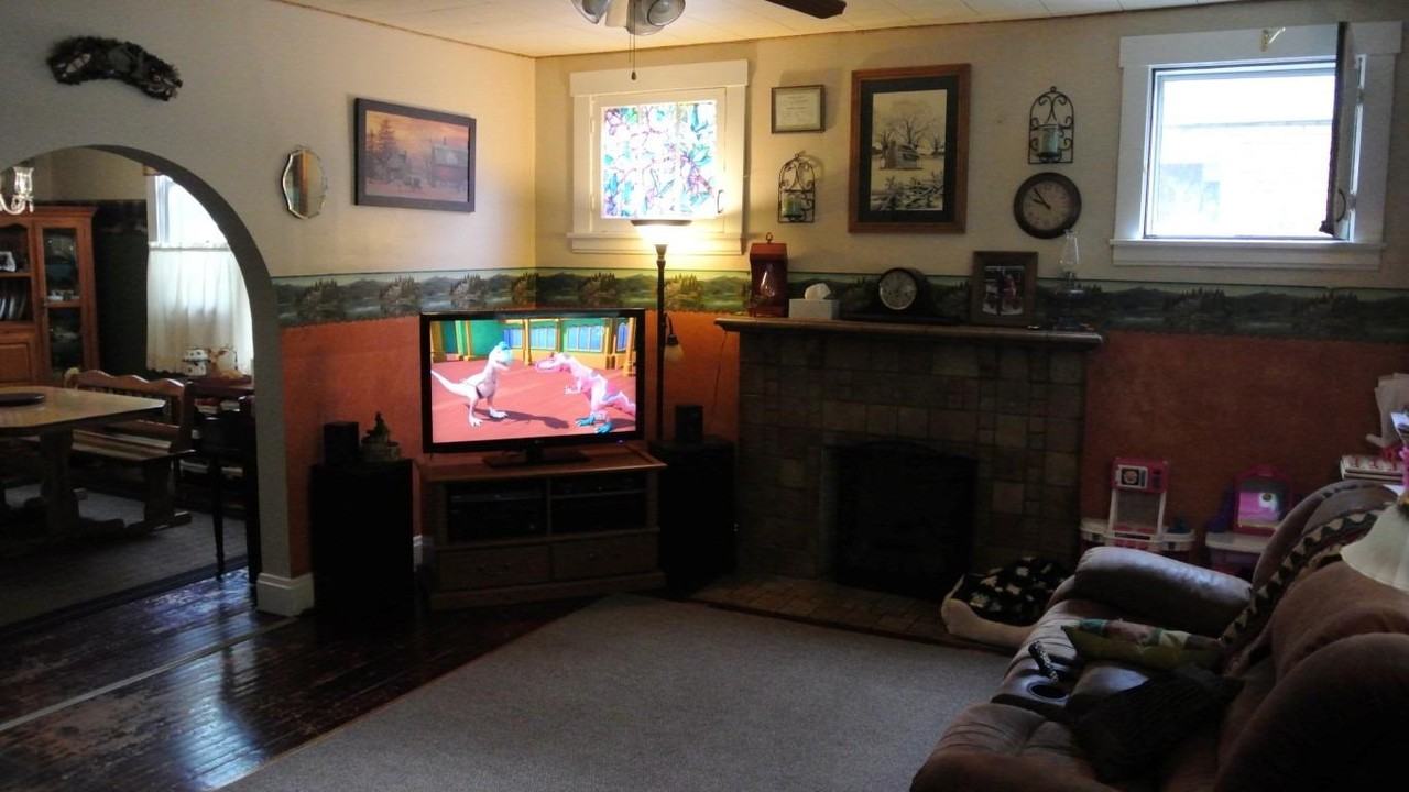 209 10th Ave - Photo 2 of 16