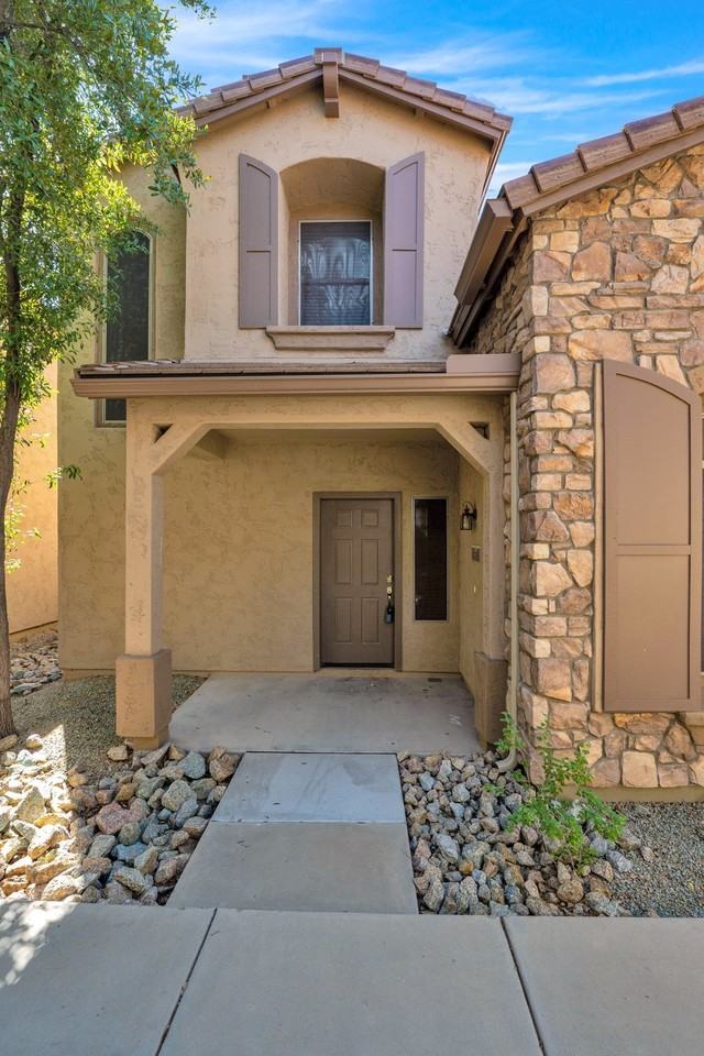 3708 W Vivian Ct - Photo 3 of 32