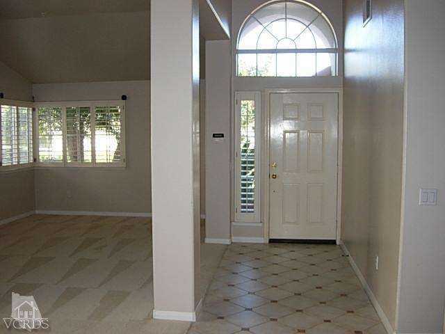 2307 Crown Point Ct - Photo 3 of 18