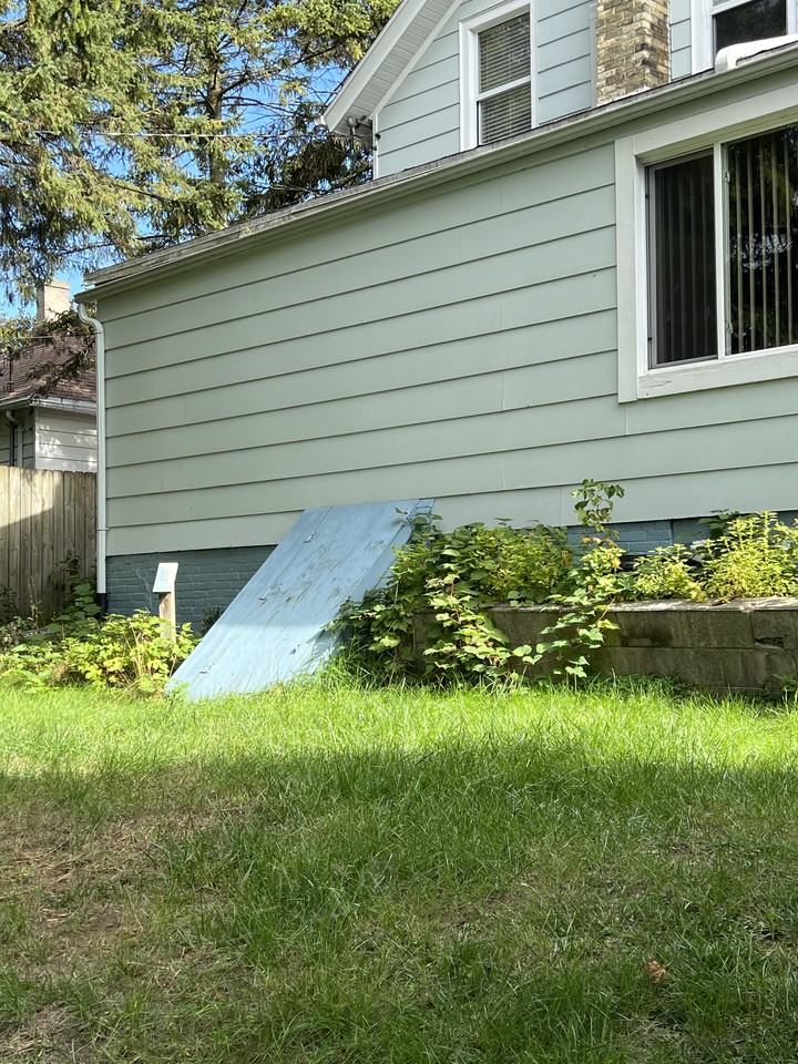 518 S River St #518UPPER - Photo 3 of 18