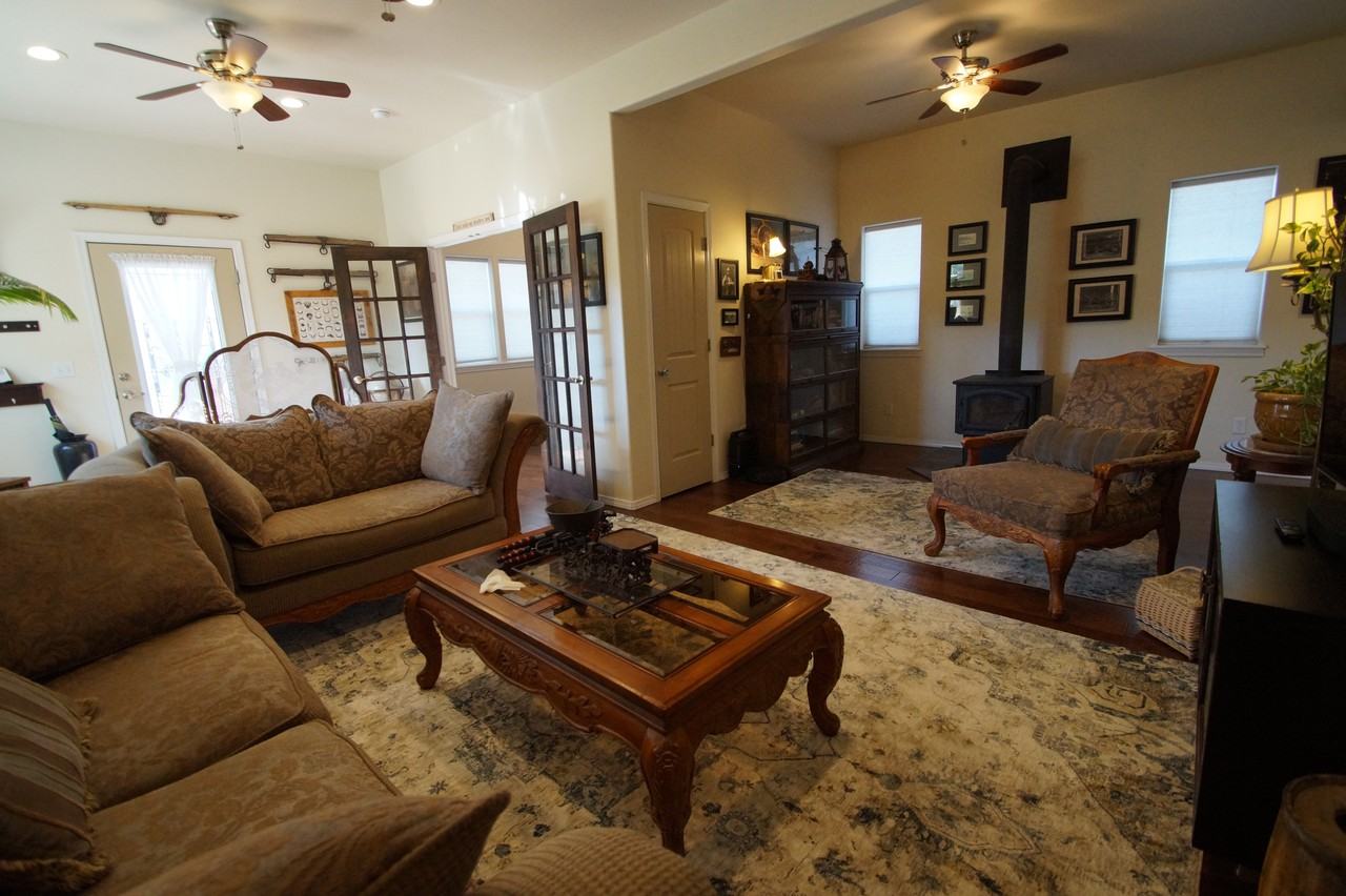 864 Riverside Ave #NA - Photo 2 of 13