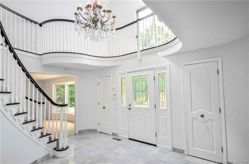 5 Tall Oaks Rd - Photo 2 of 30