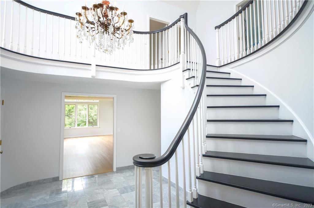 5 Tall Oaks Rd - Photo 3 of 30