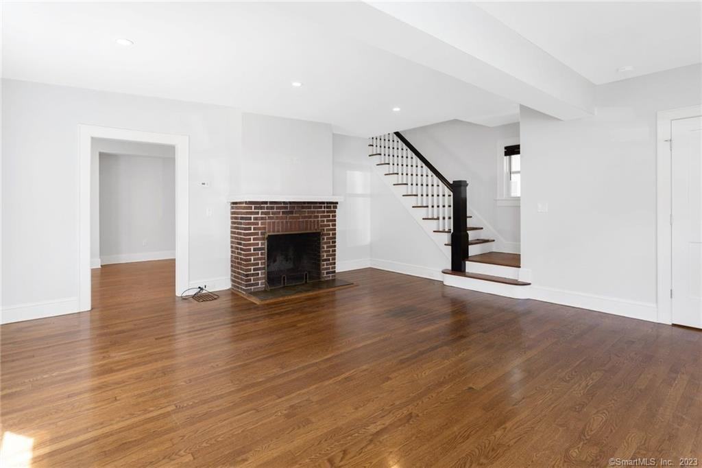 27 Bouton St E - Photo 2 of 21