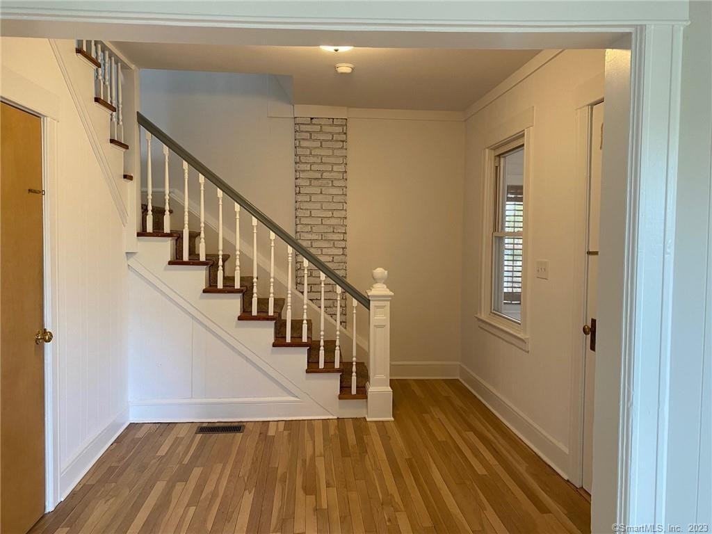 159 Seaside Ave #1 - Photo 3 of 17
