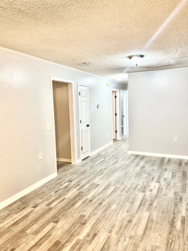 1205 Coggin Ave - Photo 3 of 11