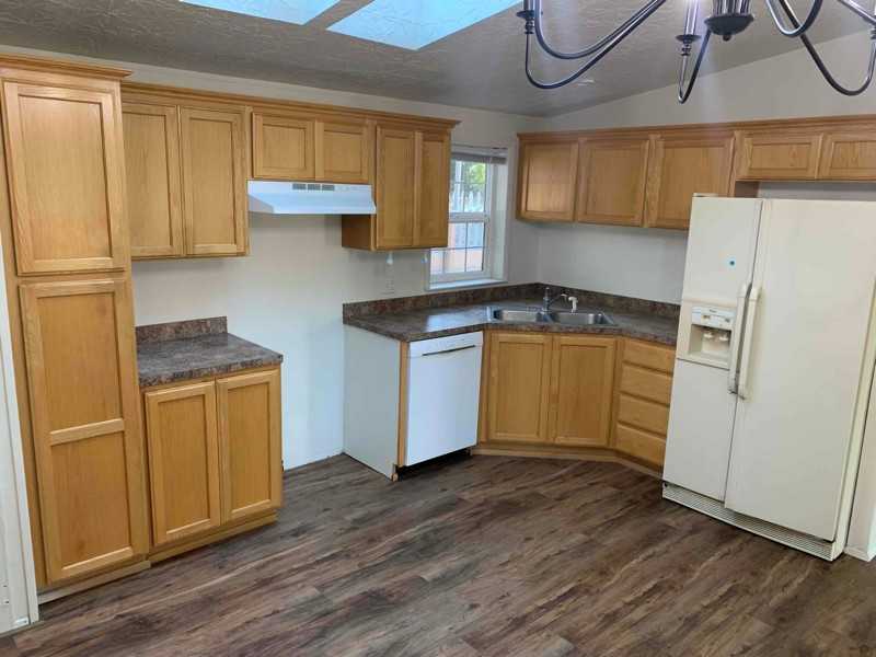 1341 Rhoda Ln - Photo 4 of 16