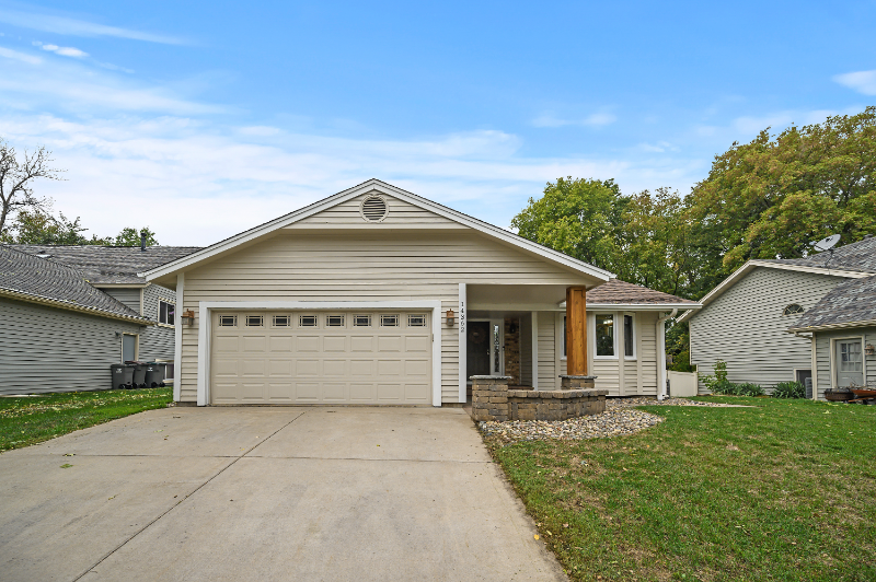 14362 Utica Ave - Photo 2 of 19