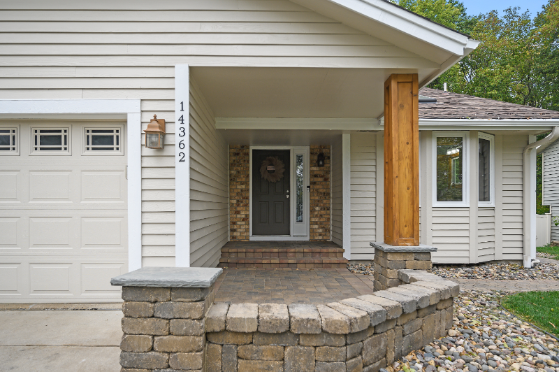 14362 Utica Ave - Photo 3 of 19