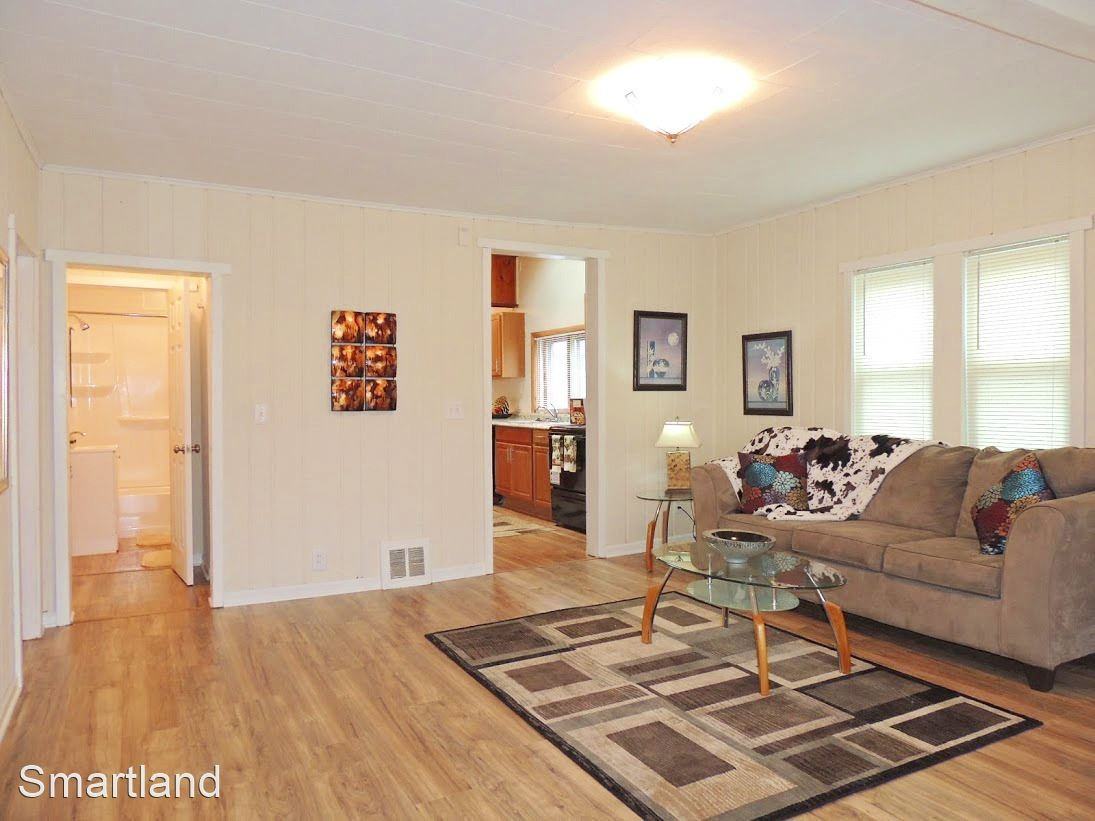450 Waverly Rd - Photo 3 of 15