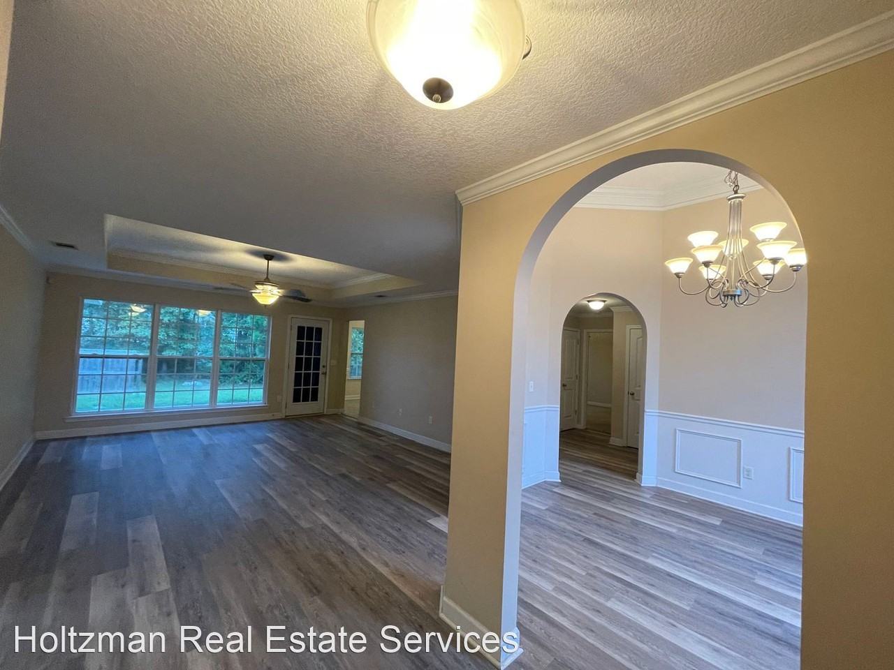 322 Manchester Ct - Photo 2 of 18