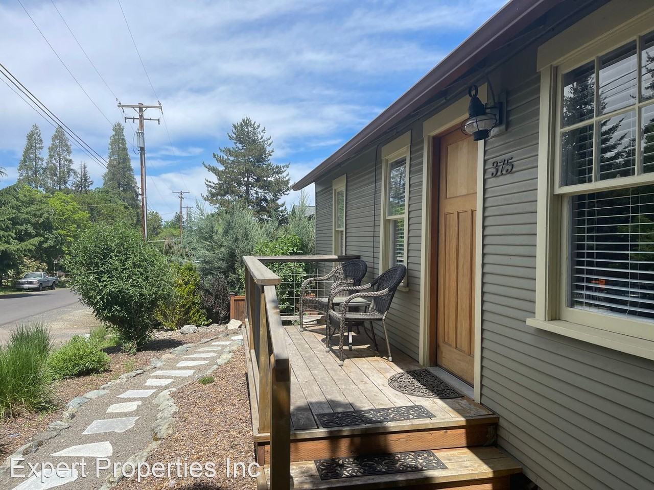 375 S 4th St - Photo 3 of 18