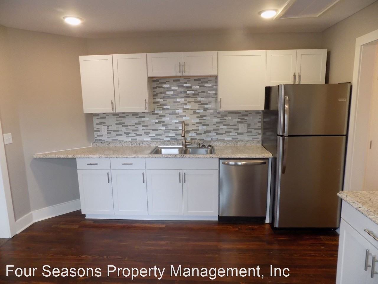 1117 E 20th St - Photo 3 of 12