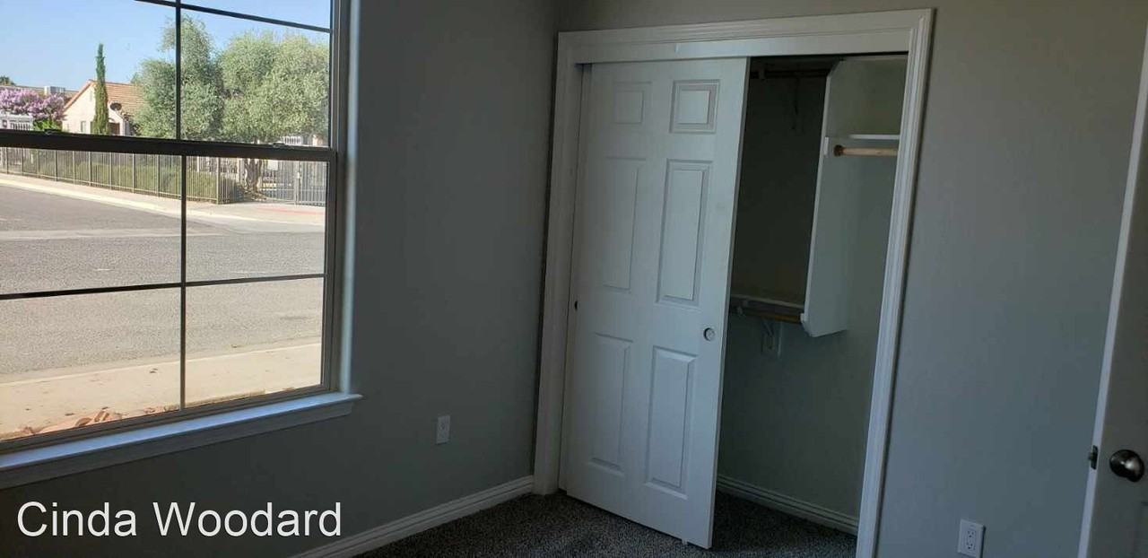 1864 W Roby Ave - Photo 2 of 25