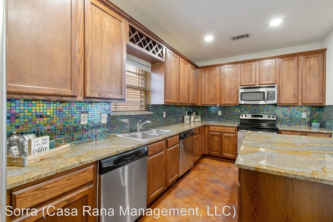3138 Rogers Ave - Photo 2 of 32