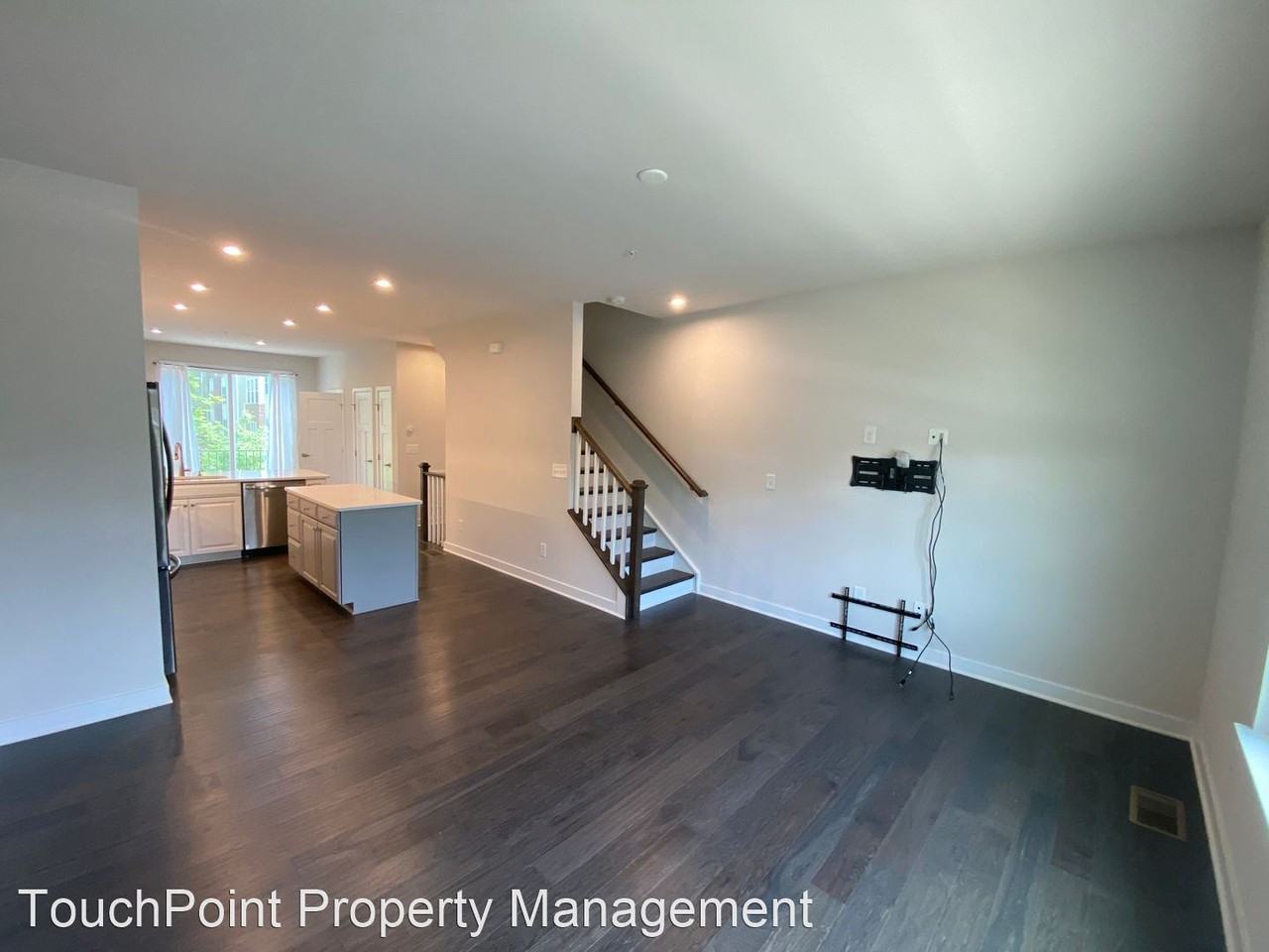 248 Parkwood Ave - Photo 3 of 27