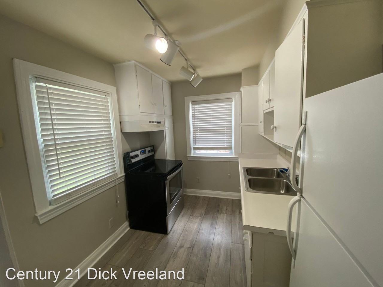 3043 Bon Air Ave - Photo 3 of 16