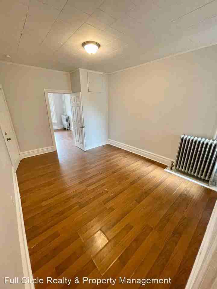 1115 W Tilghman Street - Photo 3 of 14