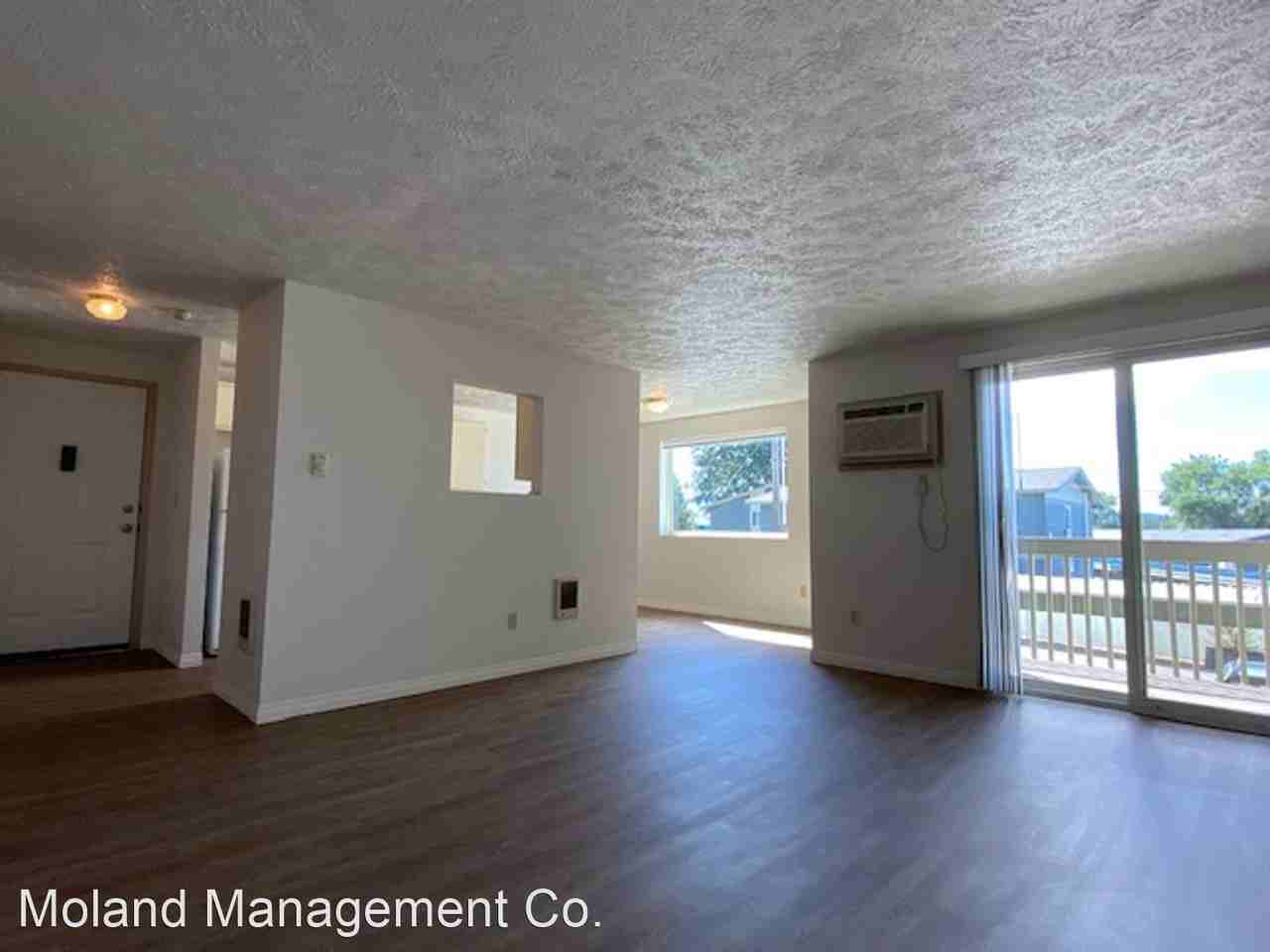 McDonald Manor 4224 N. McDonald - Photo 2 of 16