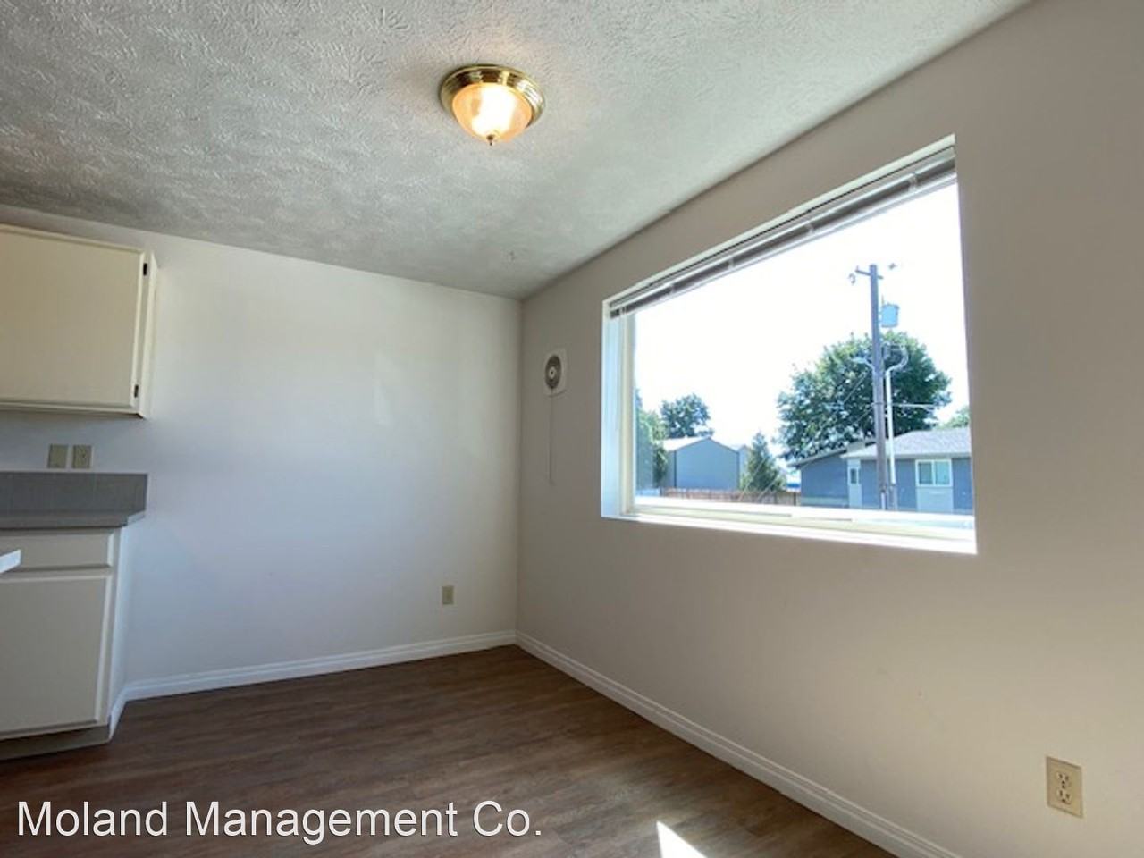 McDonald Manor 4224 N. McDonald - Photo 3 of 16