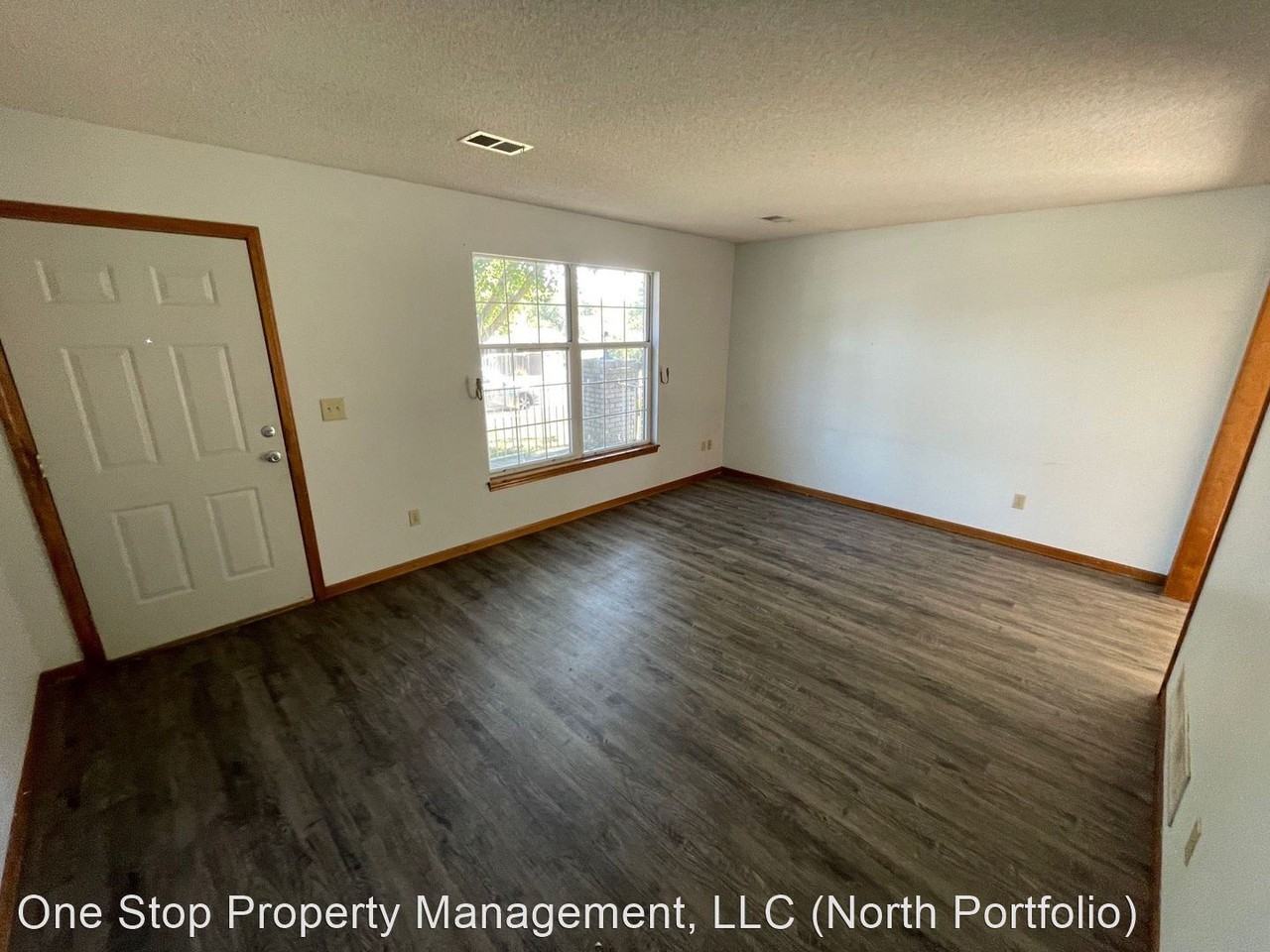 19 Wallingford Dr - Photo 3 of 24