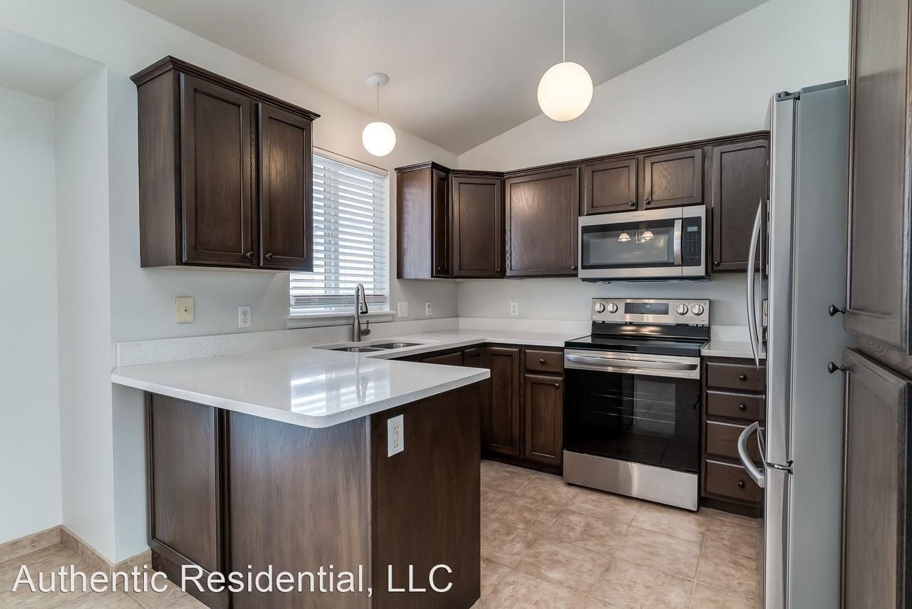 1814 W 2175 S - Photo 3 of 10