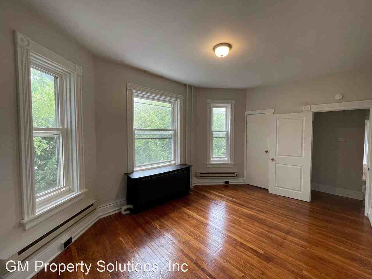 1411 E King Street - Photo 3 of 21
